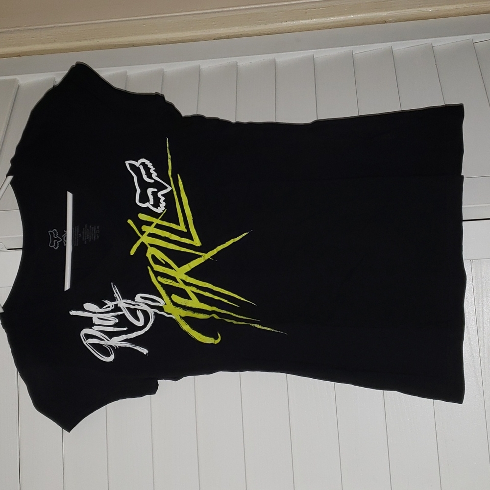 Fox Ride To Thrill v-neck tee